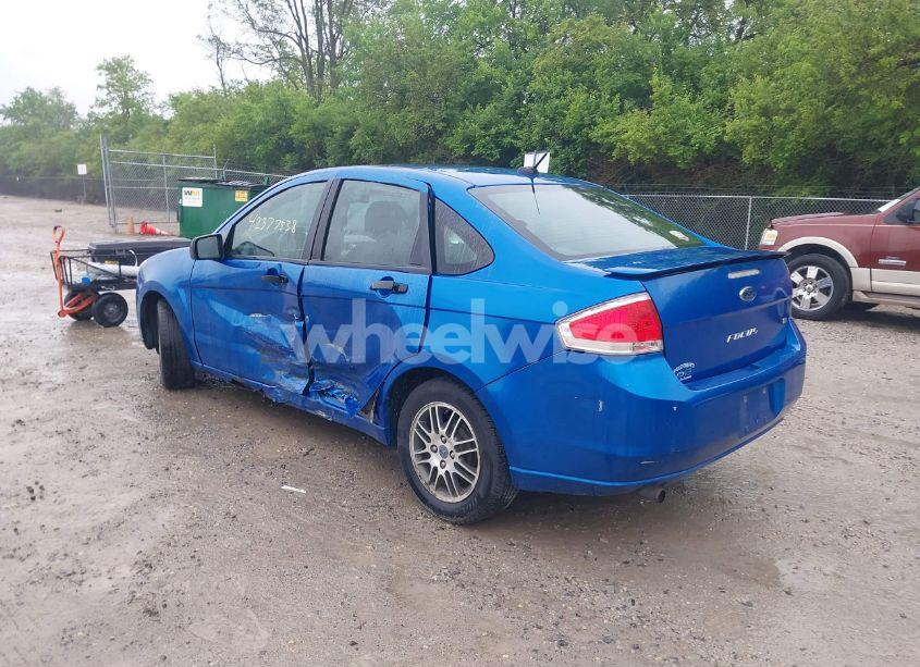 Photo 3 of 2010 Ford Focus SE (VIN 1FAHP3FN5AW205661)