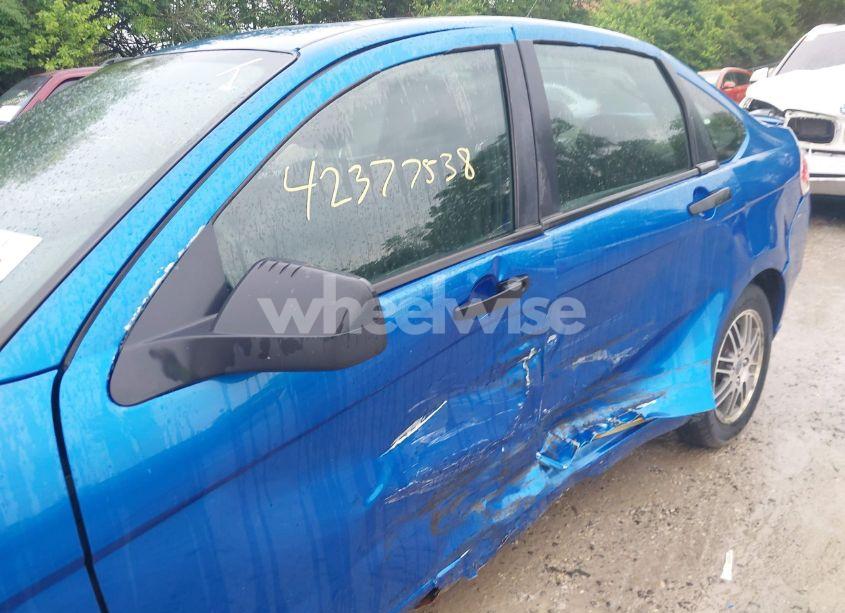 Photo 6 of 2010 Ford Focus SE (VIN 1FAHP3FN5AW205661)