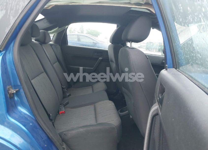 Photo 8 of 2010 Ford Focus SE (VIN 1FAHP3FN5AW205661)