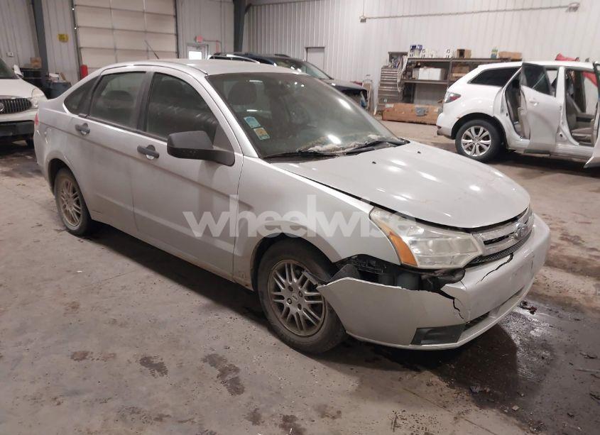 2010 Ford Focus SE (VIN 1FAHP3FN5AW234898) main photo