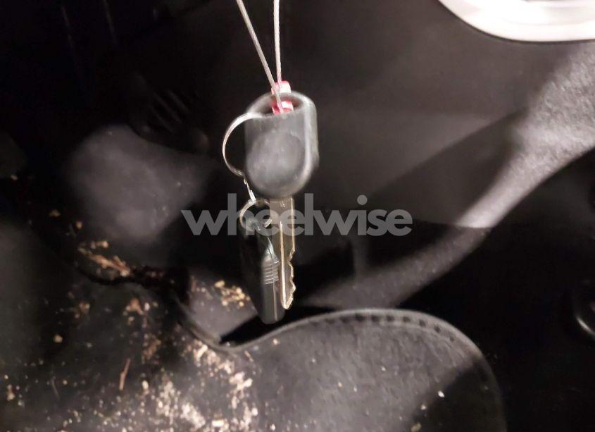 Photo 11 of 2010 Ford Focus SE (VIN 1FAHP3FN5AW234898)