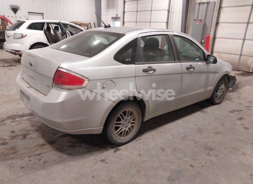 Photo 4 of 2010 Ford Focus SE (VIN 1FAHP3FN5AW234898)