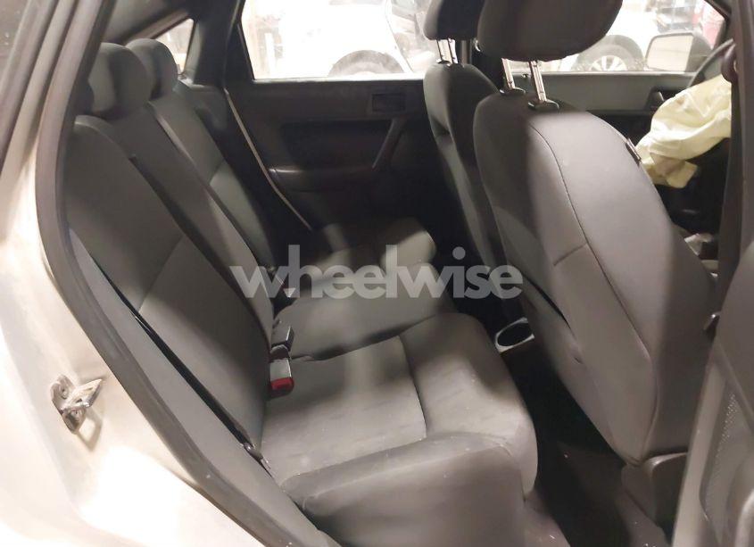 Photo 8 of 2010 Ford Focus SE (VIN 1FAHP3FN5AW234898)