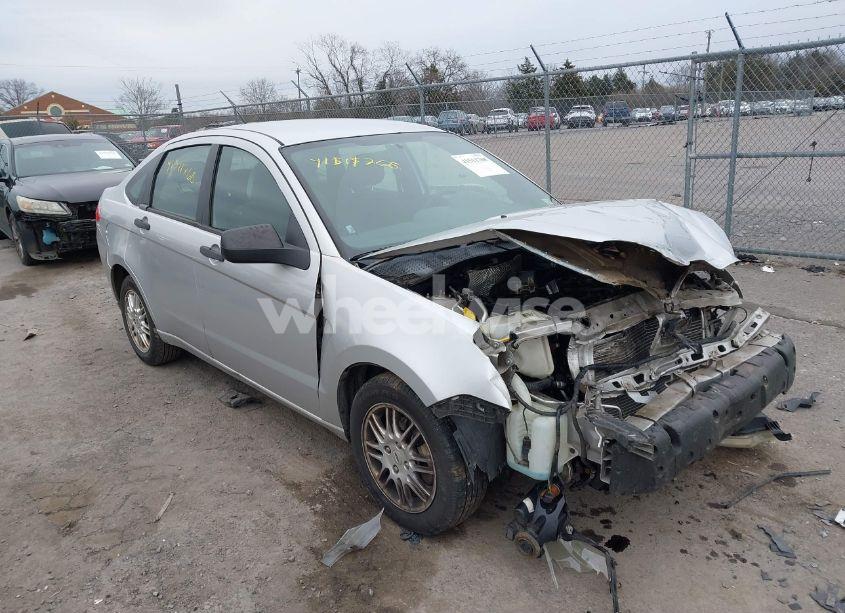 2010 Ford Focus SE (VIN 1FAHP3FN5AW265844) main photo