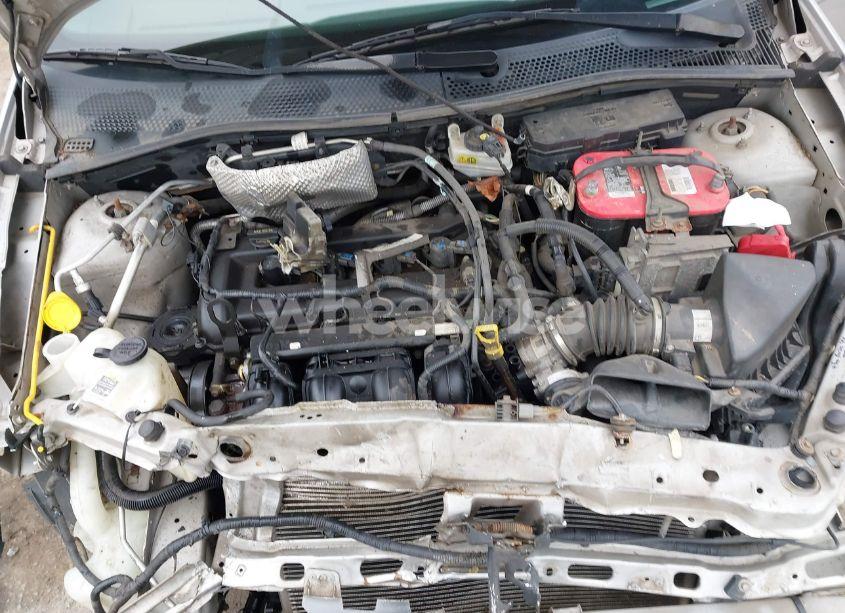 Photo 10 of 2010 Ford Focus SE (VIN 1FAHP3FN5AW265844)