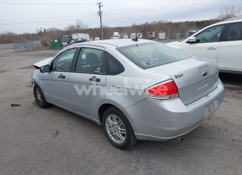Photo 3 of 2010 Ford Focus SE (VIN 1FAHP3FN5AW265844)