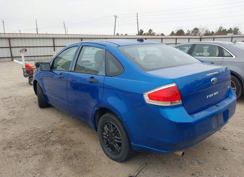 Photo 3 of 2010 Ford Focus SE (VIN 1FAHP3FN5AW272471)