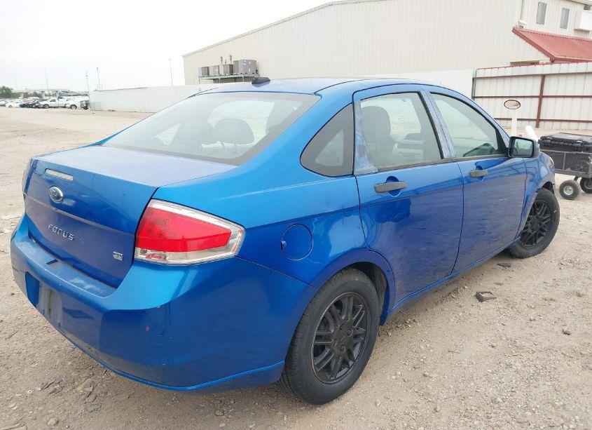 Photo 4 of 2010 Ford Focus SE (VIN 1FAHP3FN5AW272471)