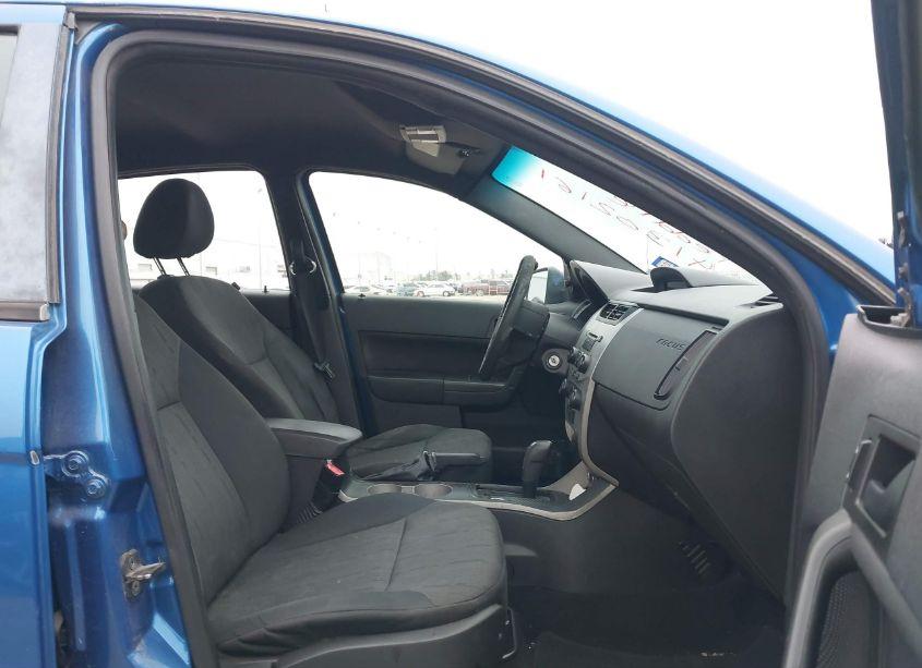 Photo 5 of 2010 Ford Focus SE (VIN 1FAHP3FN5AW272471)