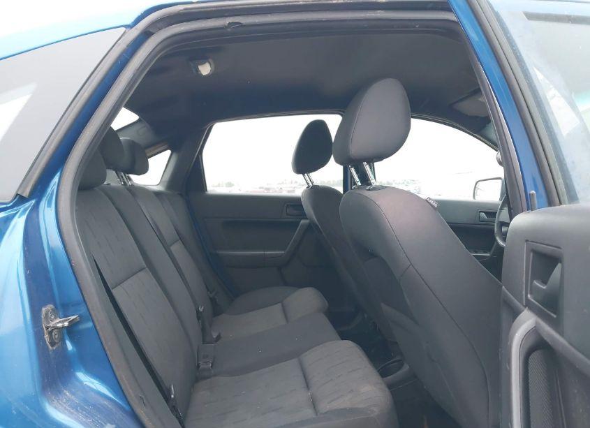 Photo 8 of 2010 Ford Focus SE (VIN 1FAHP3FN5AW272471)