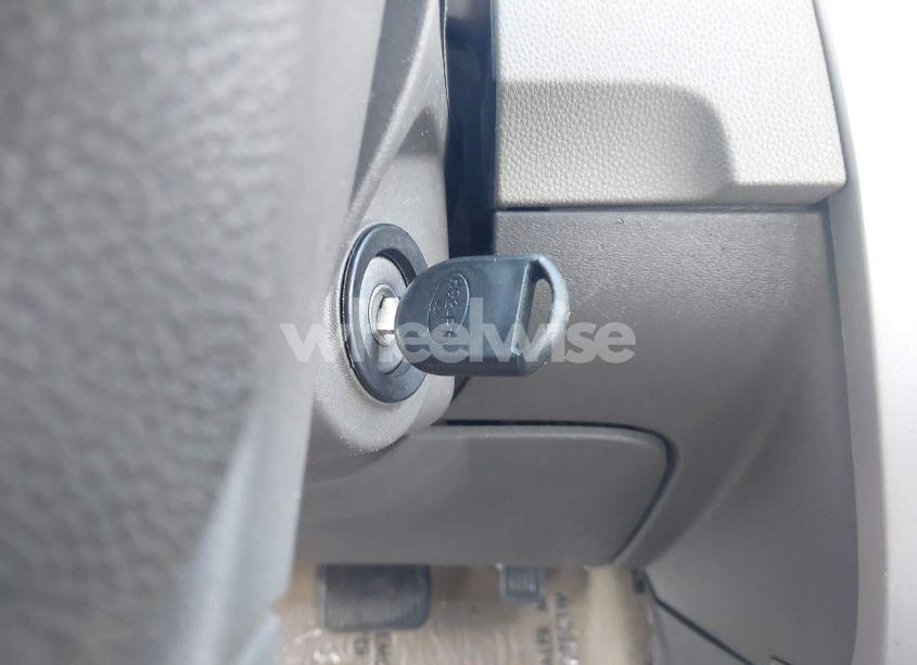 Photo 11 of 2010 Ford Focus SE (VIN 1FAHP3FN5AW282238)