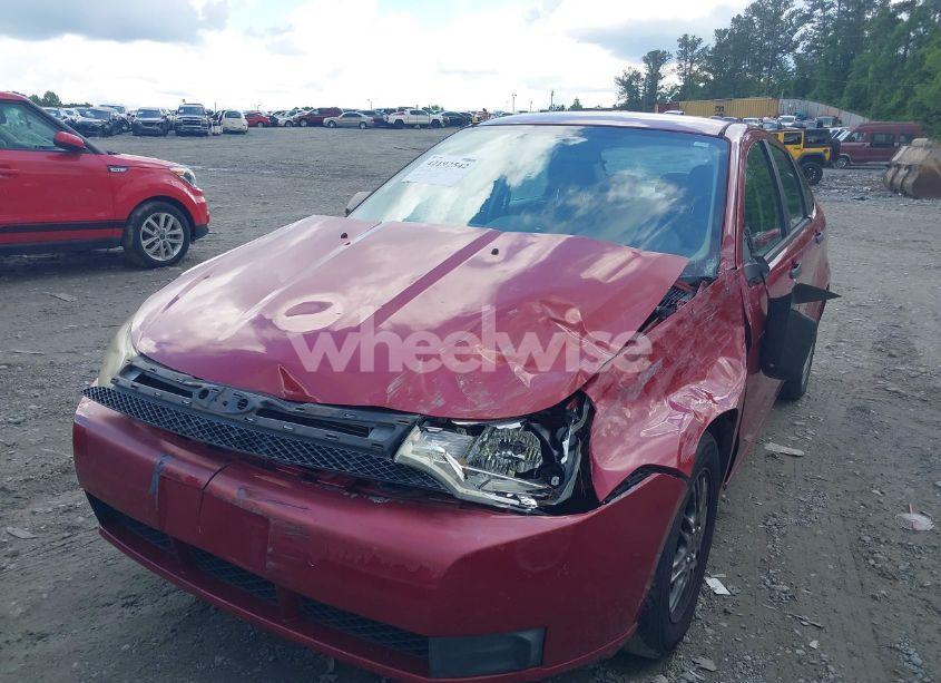 Photo 2 of 2010 Ford Focus SE (VIN 1FAHP3FN5AW282238)