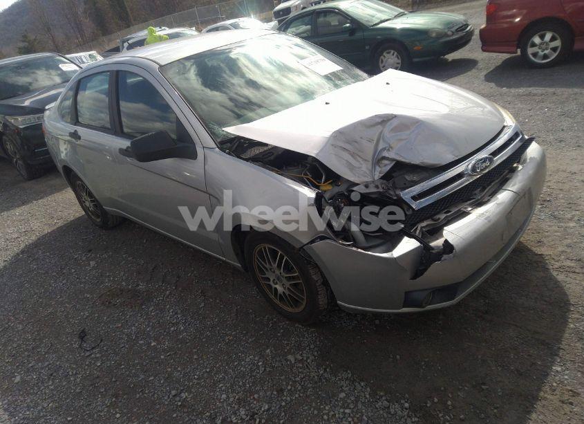 2011 Ford Focus SE (VIN 1FAHP3FN5BW129246) main photo