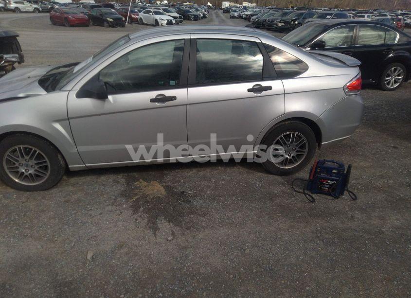 Photo 15 of 2011 Ford Focus SE (VIN 1FAHP3FN5BW129246)