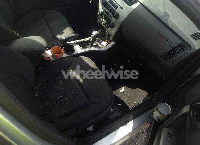 Photo 5 of 2011 Ford Focus SE (VIN 1FAHP3FN5BW129246)