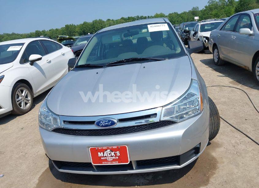 Photo 12 of 2011 Ford Focus SE (VIN 1FAHP3FN5BW130977)