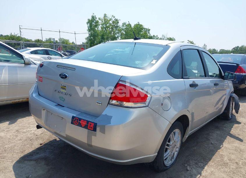 Photo 4 of 2011 Ford Focus SE (VIN 1FAHP3FN5BW130977)