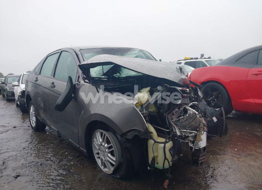 2011 Ford Focus SE (VIN 1FAHP3FN5BW146094) main photo
