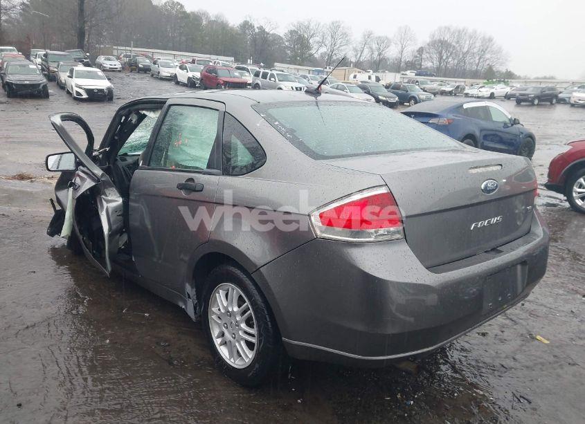 Photo 3 of 2011 Ford Focus SE (VIN 1FAHP3FN5BW146094)