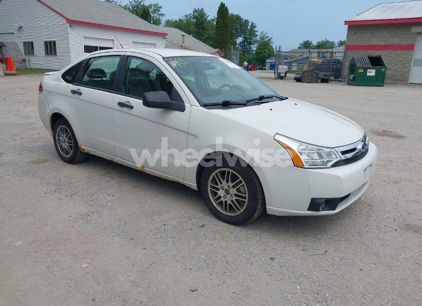 2011 Ford Focus SE (VIN 1FAHP3FN5BW156950) main photo