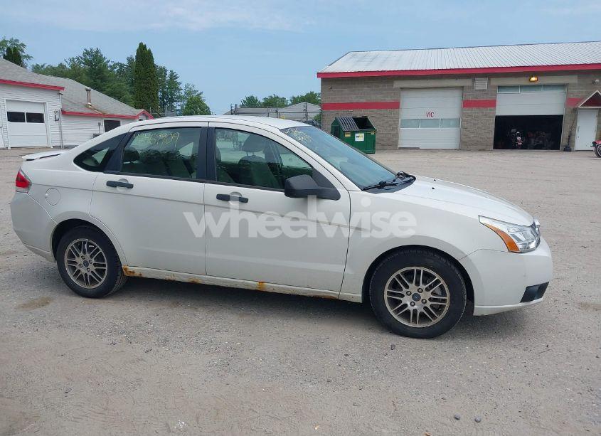 Photo 14 of 2011 Ford Focus SE (VIN 1FAHP3FN5BW156950)