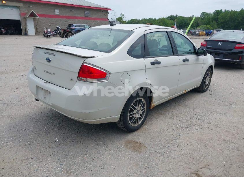 Photo 4 of 2011 Ford Focus SE (VIN 1FAHP3FN5BW156950)