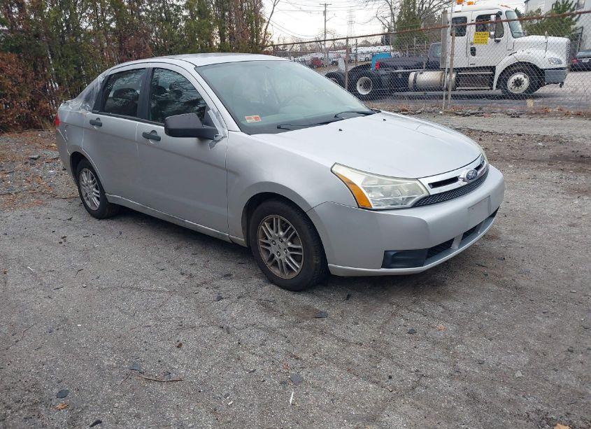 2011 Ford Focus SE (VIN 1FAHP3FN5BW168533) main photo