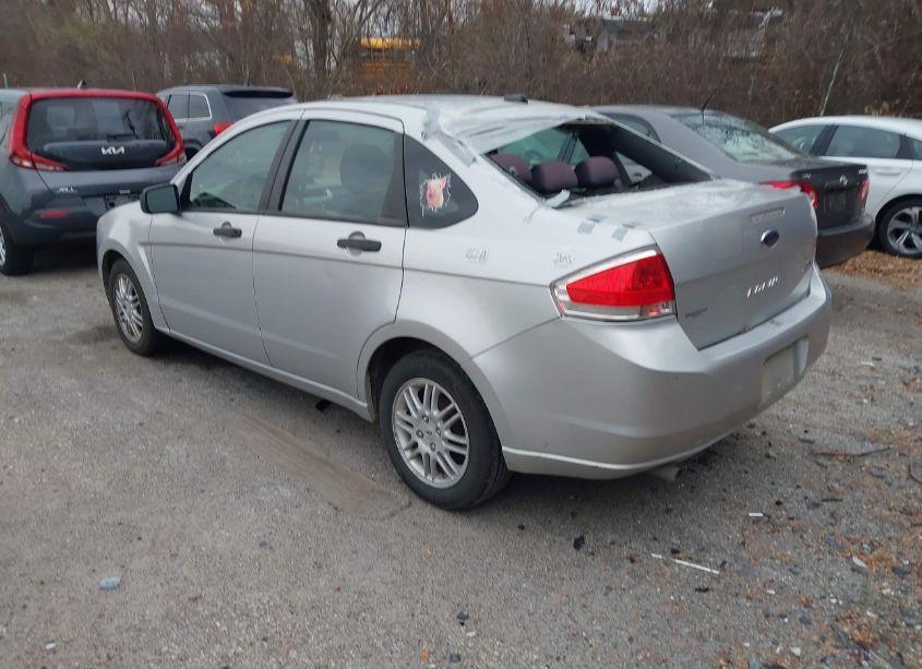 Photo 3 of 2011 Ford Focus SE (VIN 1FAHP3FN5BW168533)