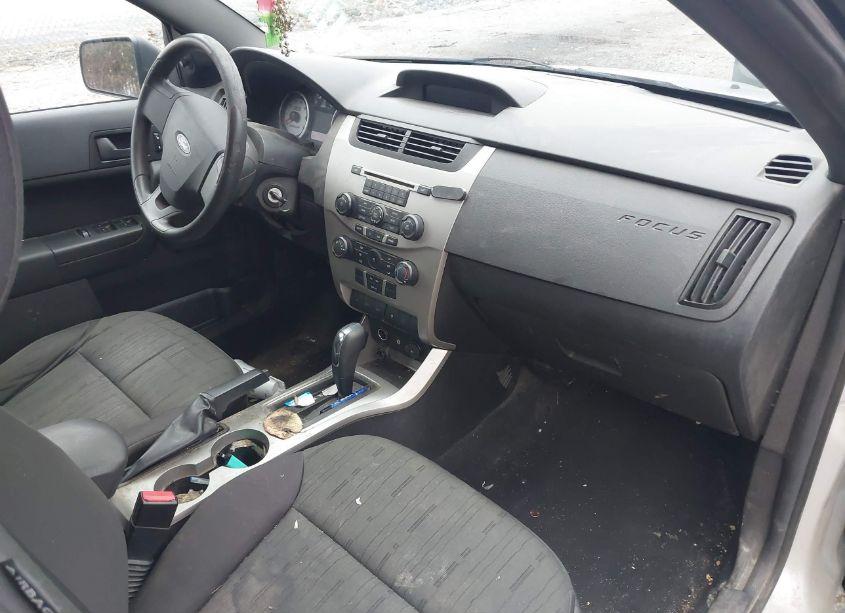 Photo 5 of 2011 Ford Focus SE (VIN 1FAHP3FN5BW168533)