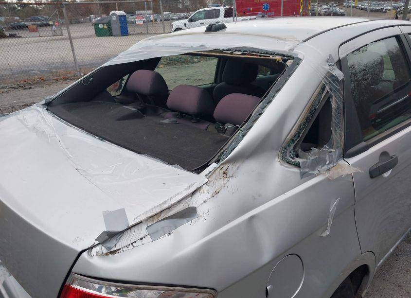 Photo 6 of 2011 Ford Focus SE (VIN 1FAHP3FN5BW168533)