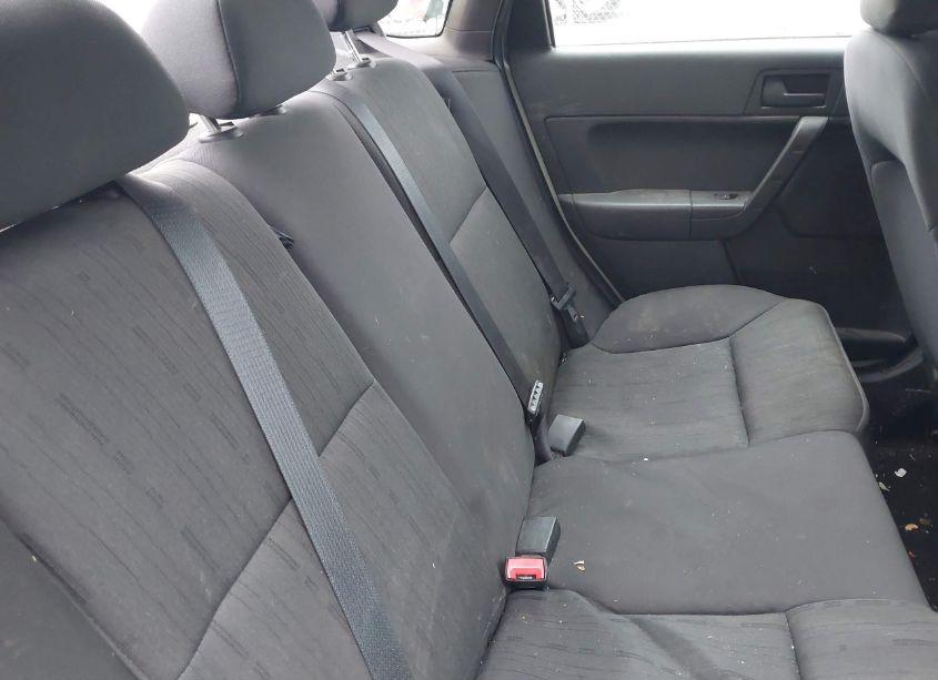 Photo 8 of 2011 Ford Focus SE (VIN 1FAHP3FN5BW168533)