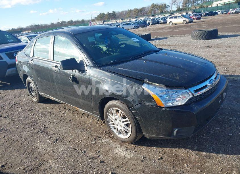 2011 Ford Focus SE (VIN 1FAHP3FN5BW178060) main photo