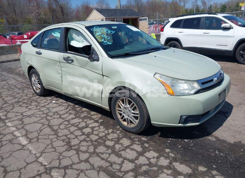 2011 Ford Focus SE (VIN 1FAHP3FN5BW182268) main photo