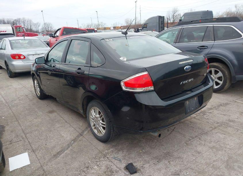 Photo 3 of 2011 Ford Focus SE (VIN 1FAHP3FN5BW185476)