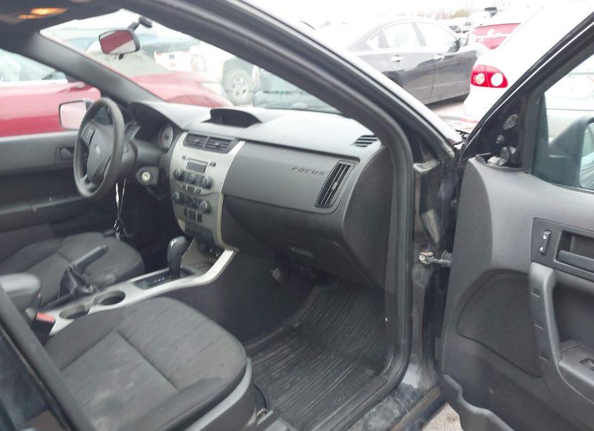 Photo 5 of 2011 Ford Focus SE (VIN 1FAHP3FN5BW185476)