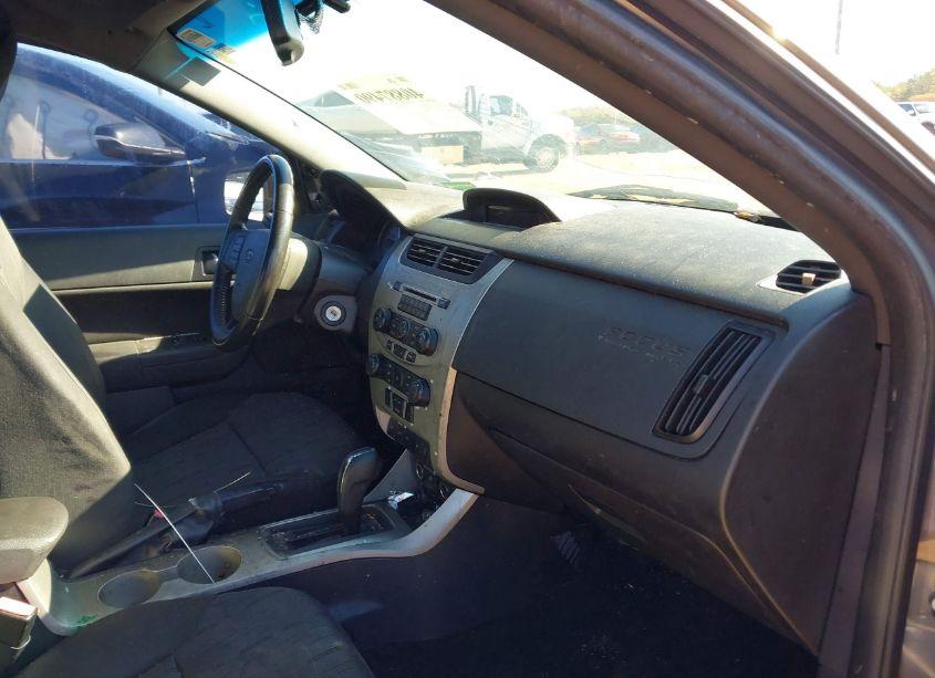 Photo 5 of 2011 Ford Focus SE (VIN 1FAHP3FN5BW193514)