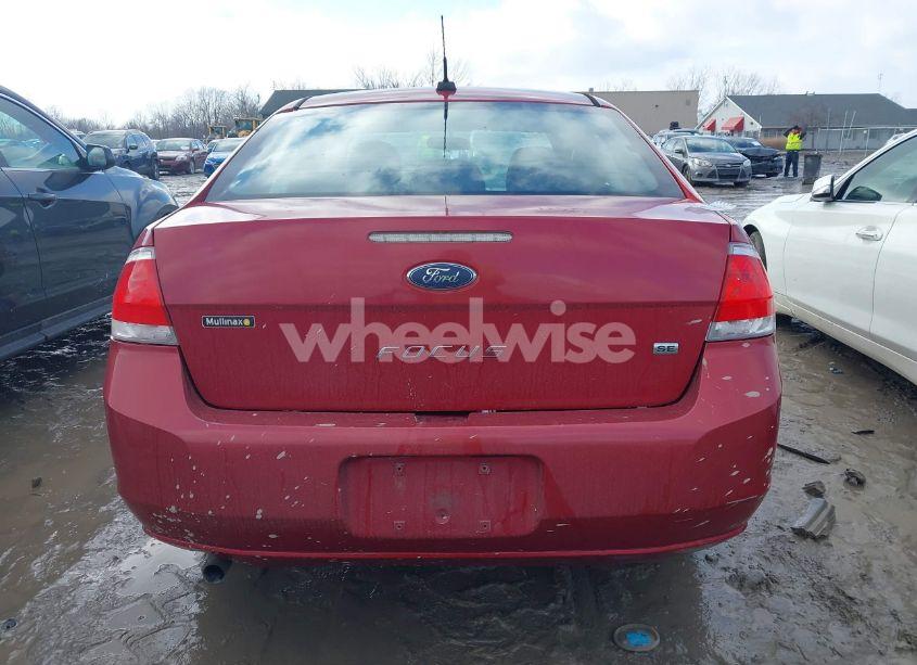 Photo 17 of 2011 Ford Focus SE (VIN 1FAHP3FN5BW195134)