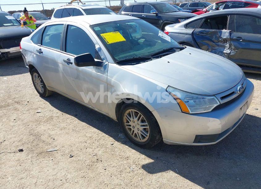 2011 Ford Focus SE (VIN 1FAHP3FN5BW196364) main photo