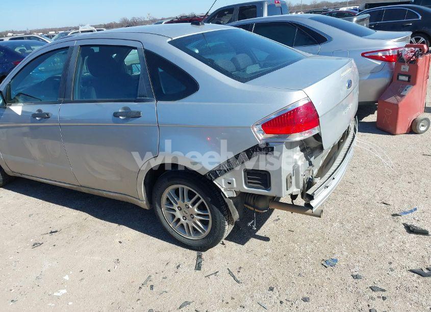 Photo 12 of 2011 Ford Focus SE (VIN 1FAHP3FN5BW196364)