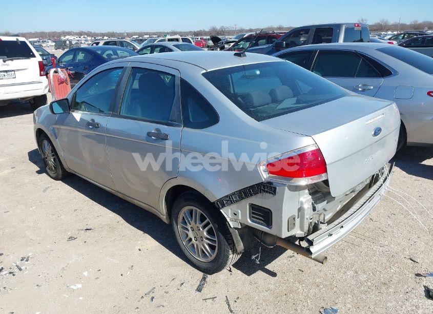 Photo 3 of 2011 Ford Focus SE (VIN 1FAHP3FN5BW196364)