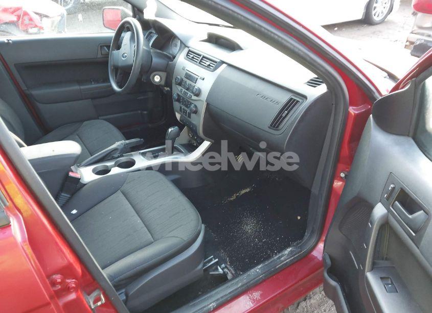 Photo 5 of 2011 Ford Focus SE (VIN 1FAHP3FN5BW197515)