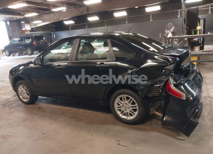 Photo 14 of 2011 Ford Focus SE (VIN 1FAHP3FN5BW197739)