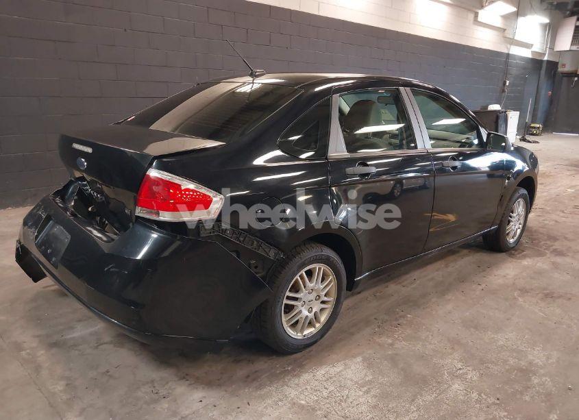 Photo 4 of 2011 Ford Focus SE (VIN 1FAHP3FN5BW197739)