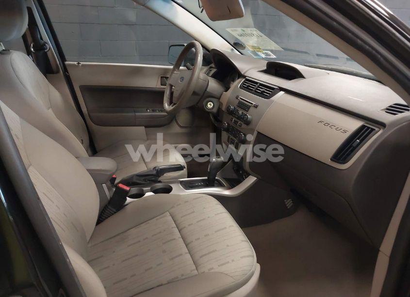 Photo 5 of 2011 Ford Focus SE (VIN 1FAHP3FN5BW197739)