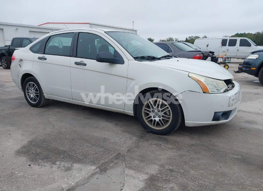 2011 Ford Focus SE (VIN 1FAHP3FN5BW200106) main photo