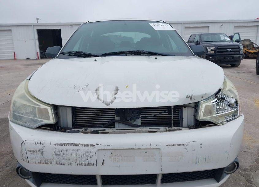 Photo 13 of 2011 Ford Focus SE (VIN 1FAHP3FN5BW200106)