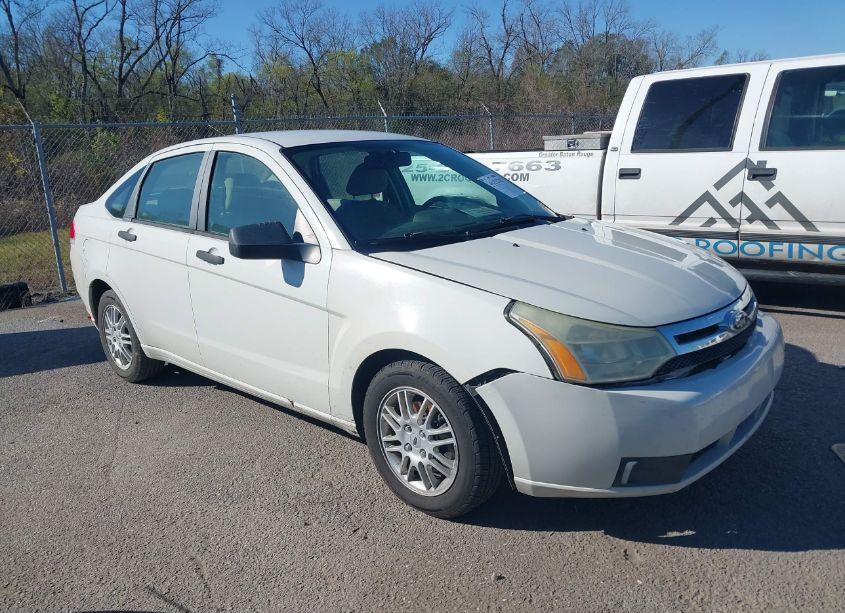 2010 Ford Focus SE (VIN 1FAHP3FN6AW116858) main photo