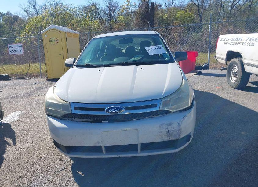 Photo 12 of 2010 Ford Focus SE (VIN 1FAHP3FN6AW116858)