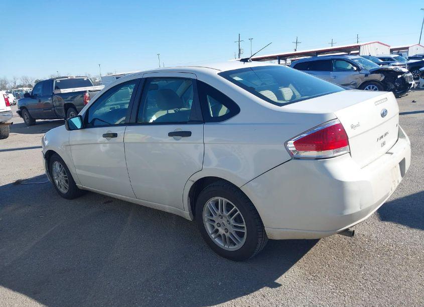 Photo 14 of 2010 Ford Focus SE (VIN 1FAHP3FN6AW116858)