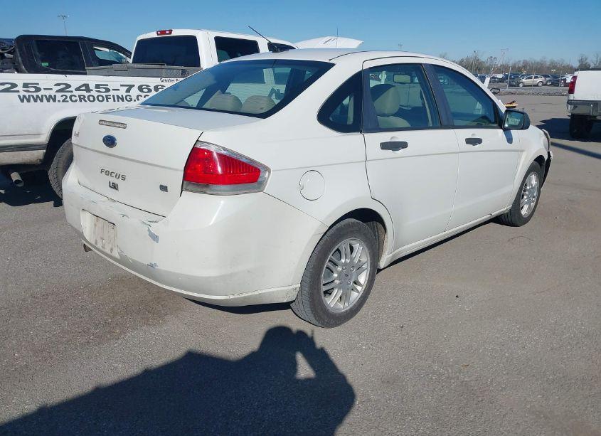 Photo 4 of 2010 Ford Focus SE (VIN 1FAHP3FN6AW116858)